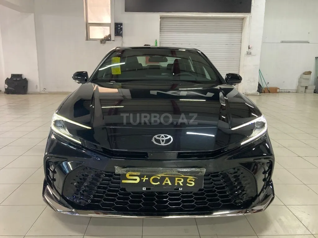 Toyota Camry 2025 — фото 1 из 10