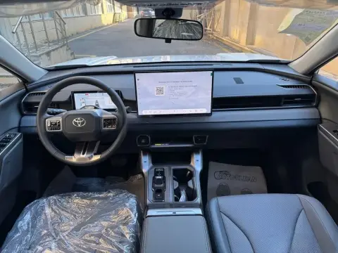 Toyota RAV4 2026 — миниатюра 9