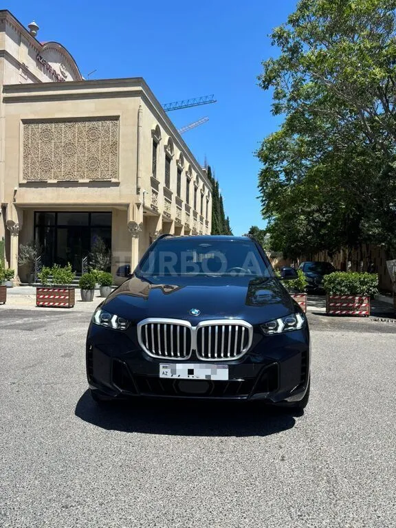 BMW X5 2026 — фото 1 из 10