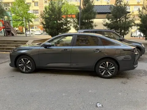 Changan Qiyuan A05 2025 — миниатюра 2