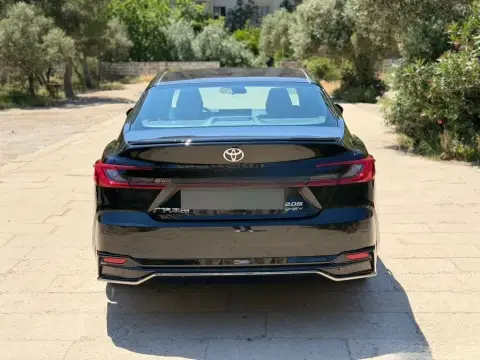 Toyota Camry 2026 — миниатюра 8