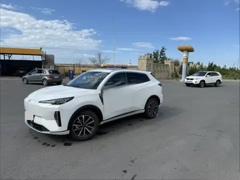 Changan Qiyuan Q05 2025 — миниатюра 2
