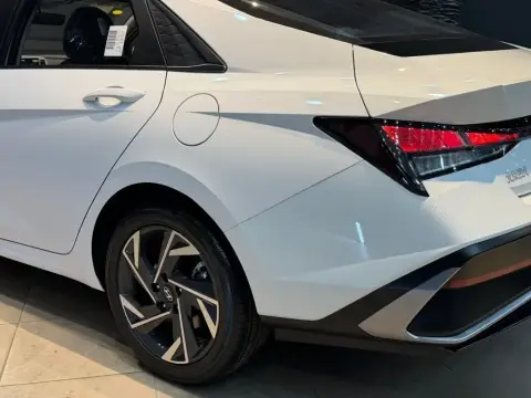 Hyundai Elantra 2026 — миниатюра 7