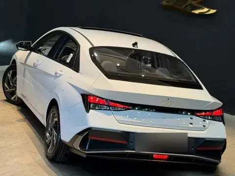 Hyundai Elantra 2026 — миниатюра 8