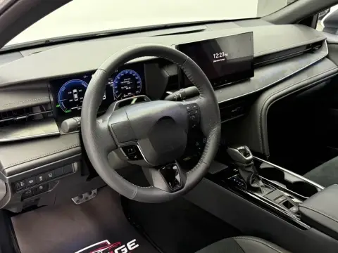 Toyota Camry 2025 — миниатюра 8
