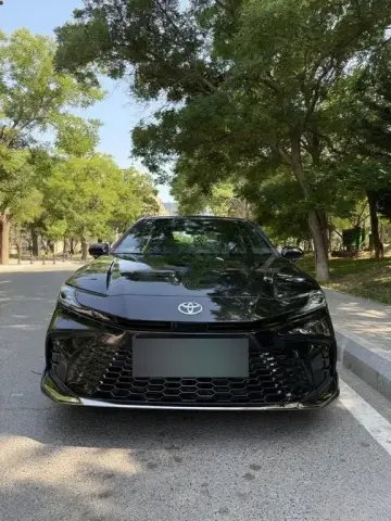Toyota Camry 2025 — миниатюра 1