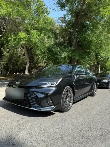 Toyota Camry 2025 — миниатюра 3