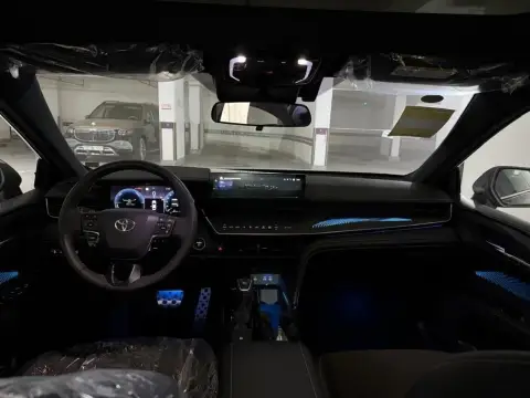 Toyota Camry 2025 — миниатюра 8