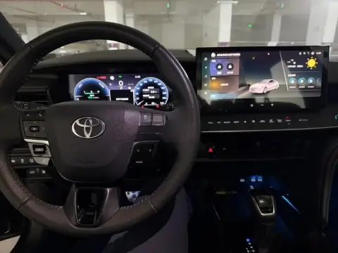 Toyota Camry 2025 — миниатюра 9