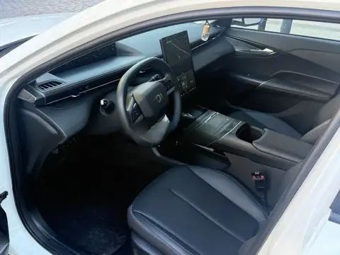Changan Qiyuan A05 2025 — миниатюра 8