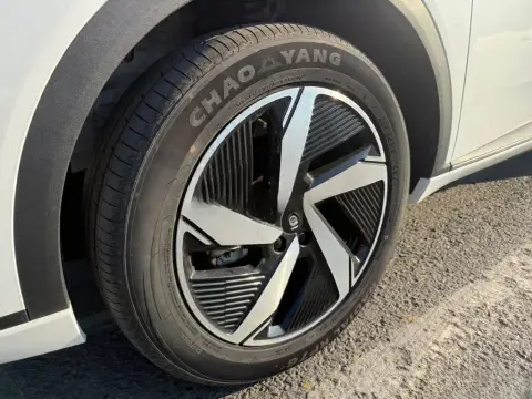 Changan Qiyuan Q05 2025 — миниатюра 5