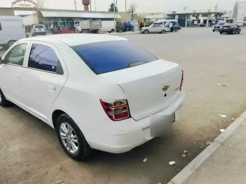 Chevrolet Cobalt 2025 — миниатюра 2