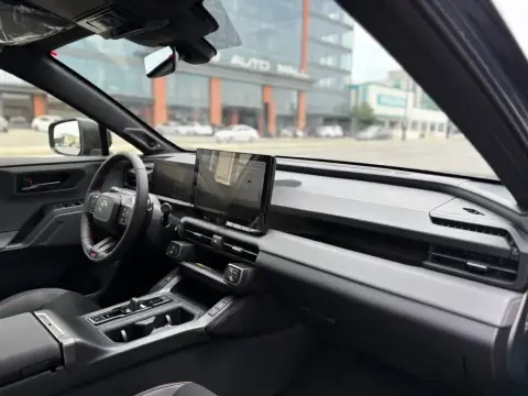 Toyota RAV4 2026 — миниатюра 9