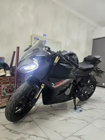 CFMOTO 250 SR 2025