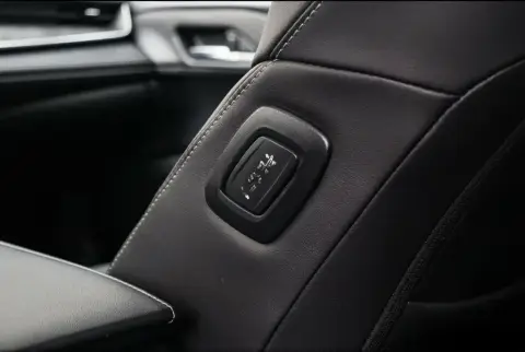 Toyota Camry 2025 — миниатюра 4