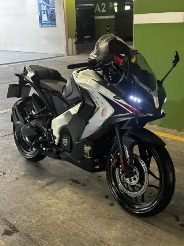 Bajaj Pulsar RS 200 2025 — миниатюра 1