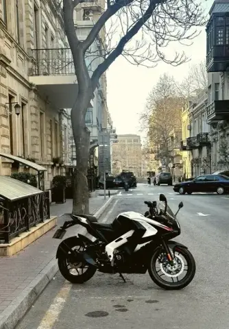 Bajaj Pulsar RS 200 2025 — миниатюра 2