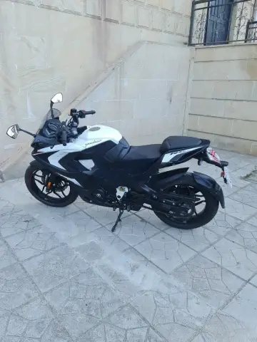 Bajaj Pulsar RS 200 2025 — миниатюра 6