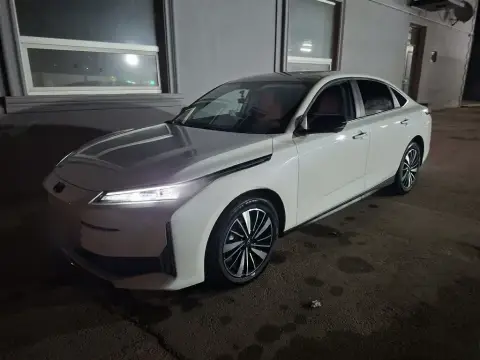 Changan Qiyuan A05 2025 — миниатюра 6