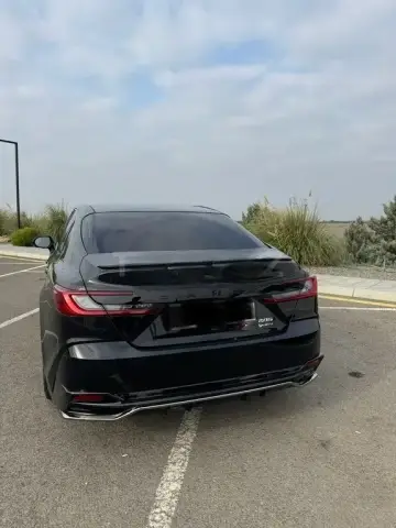 Toyota Camry 2025 — миниатюра 2