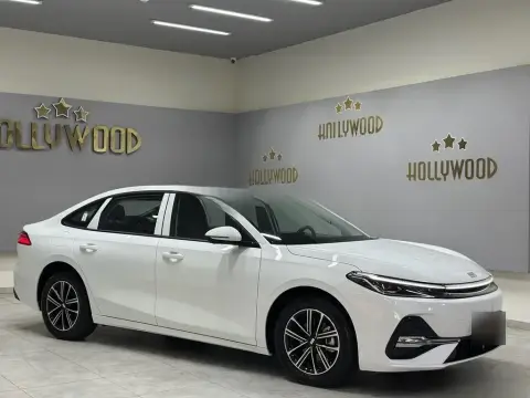 Geely Galaxy A7 2025 — миниатюра 6