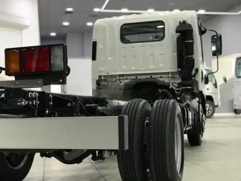 Isuzu NMR 77 H 2025 — миниатюра 7