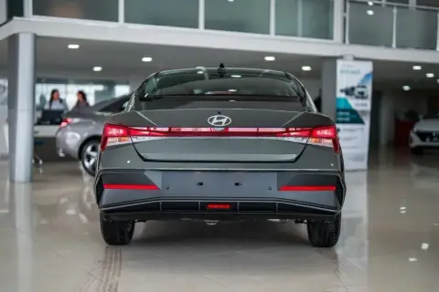 Hyundai Elantra 2025 — миниатюра 8