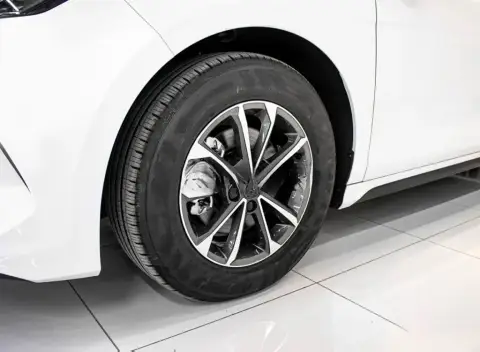 BYD Destroyer 05 2025 — миниатюра 10