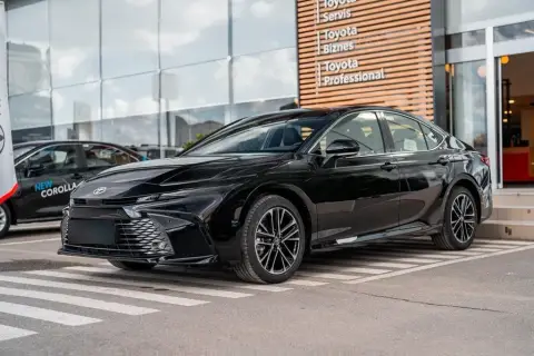 Toyota Camry 2026 — миниатюра 1