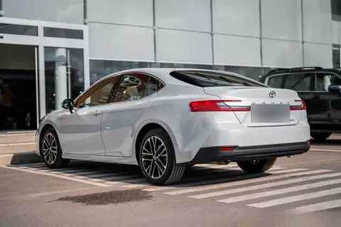 Toyota Camry 2026 — миниатюра 5