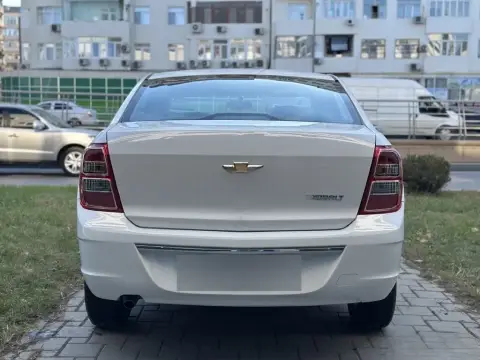 Chevrolet Cobalt 2026 — миниатюра 2
