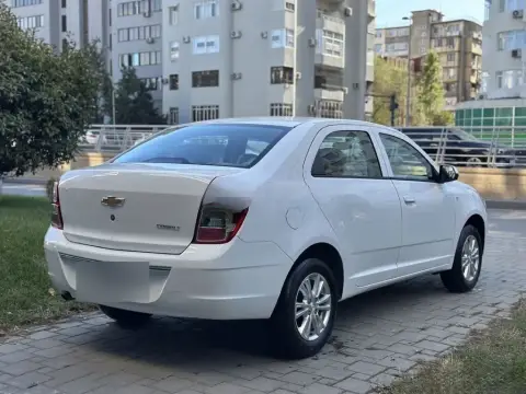 Chevrolet Cobalt 2026 — миниатюра 3