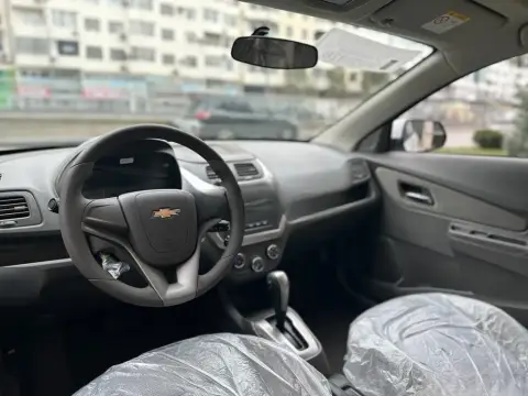 Chevrolet Cobalt 2026 — миниатюра 7