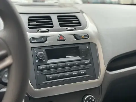 Chevrolet Cobalt 2026 — миниатюра 10