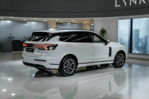 Lynk & Co 09 2025 — миниатюра 8