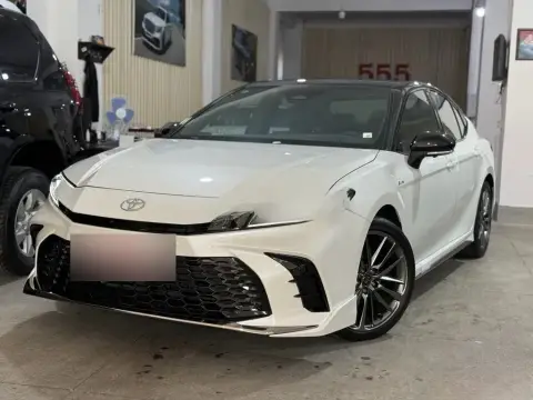 Toyota Camry 2026 — миниатюра 1