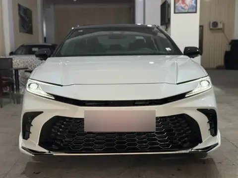 Toyota Camry 2026 — миниатюра 2