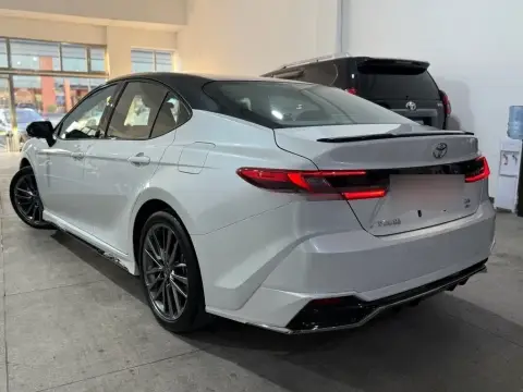 Toyota Camry 2026 — миниатюра 4