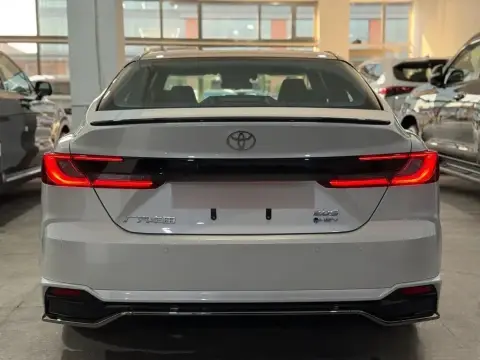 Toyota Camry 2026 — миниатюра 9