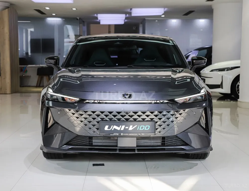 Changan Uni-V iDD 2025 — фото 1 из 10