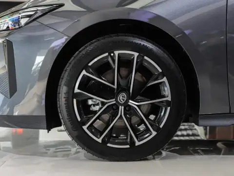 Changan Uni-V iDD 2025 — миниатюра 5