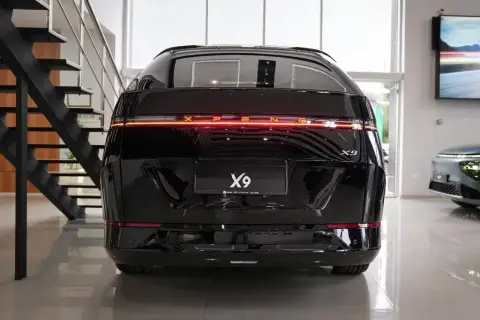 XPeng X9 2025 — миниатюра 2