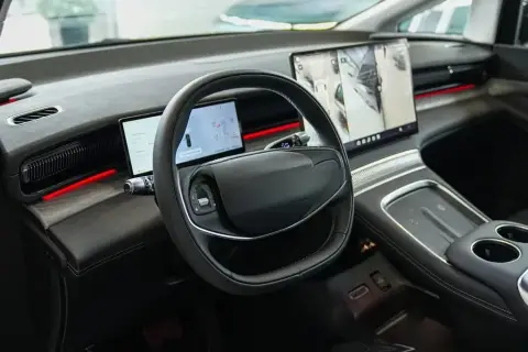 XPeng X9 2025 — миниатюра 7