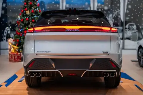 Dongfeng Aeolus Mage HEV 2026 — миниатюра 9