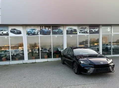 Toyota Camry 2026 — миниатюра 2
