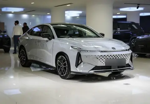 Changan Uni-V iDD 2025 — миниатюра 1