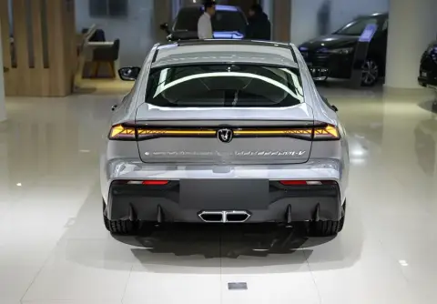 Changan Uni-V iDD 2025 — миниатюра 5