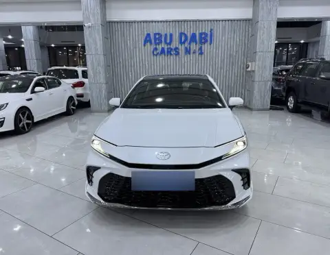 Toyota Camry 2025 — миниатюра 2