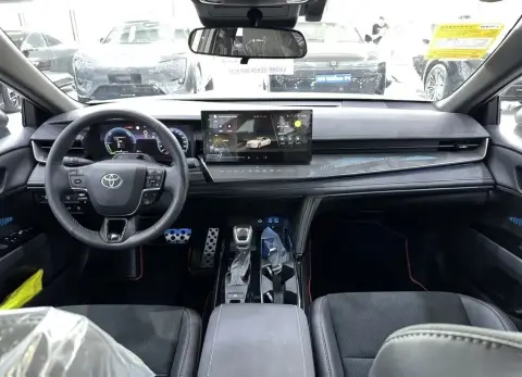 Toyota Camry 2025 — миниатюра 7