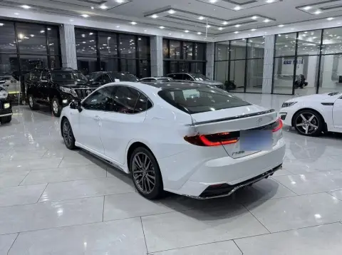 Toyota Camry 2025 — миниатюра 8